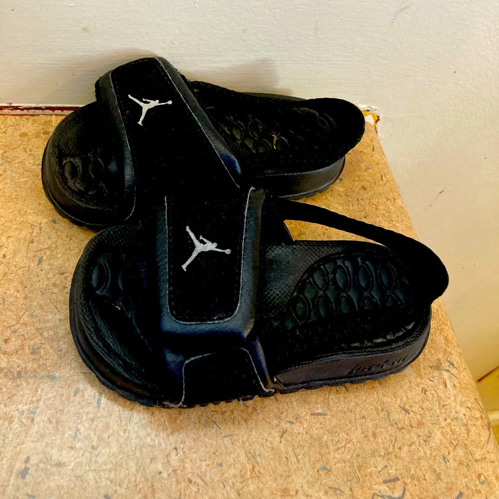 JORDAN Slides with Velcro Straps Size: 5C